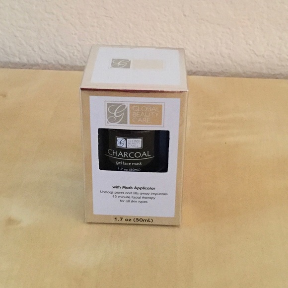 Charcoal Gel Mask 🎁🎄 - Picture 3 of 4